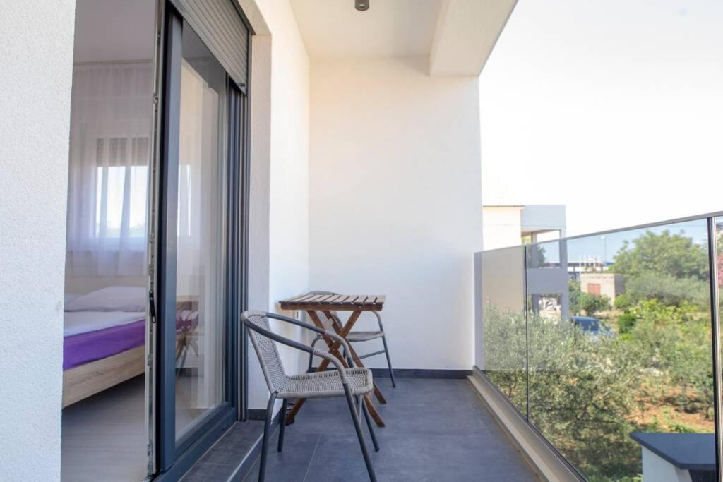 Holiday House Gavran Vodice Buitenkant foto