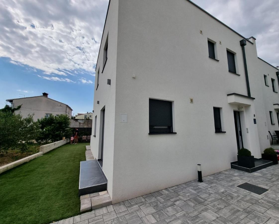 Holiday House Gavran Vodice Buitenkant foto