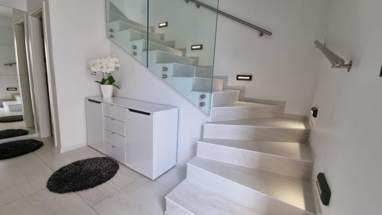 Holiday House Gavran Vodice Buitenkant foto
