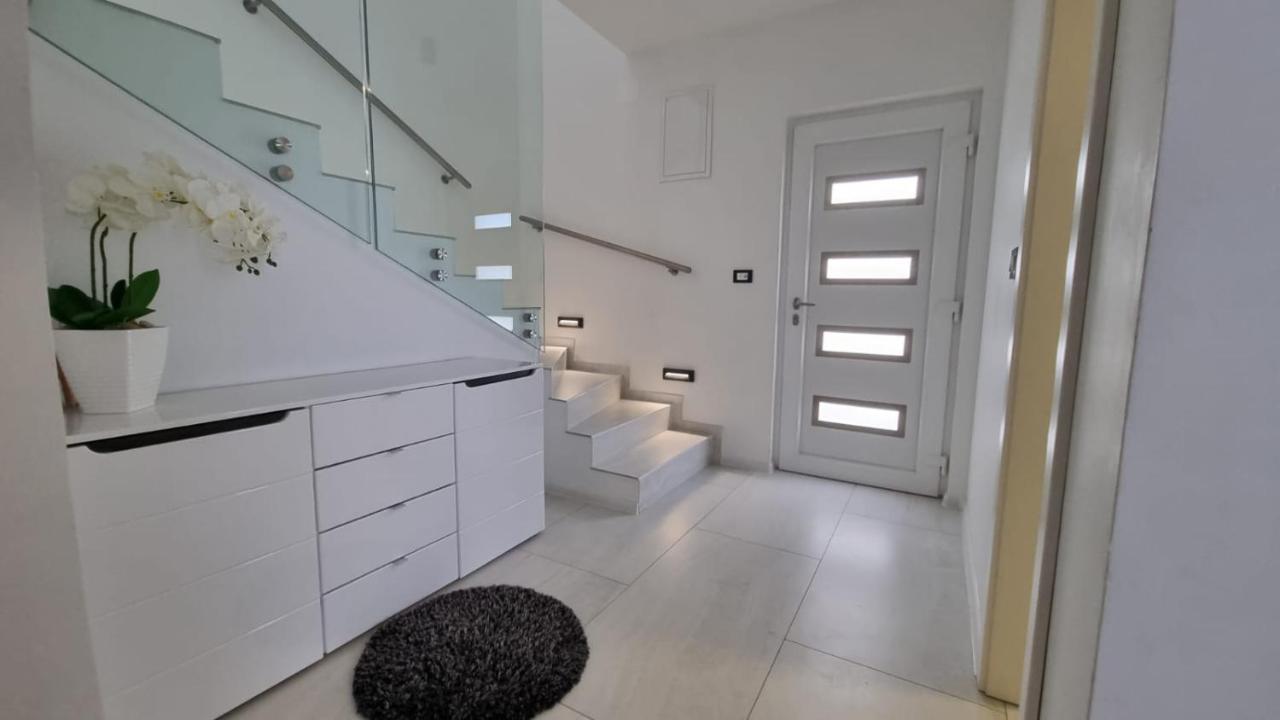 Holiday House Gavran Vodice Buitenkant foto